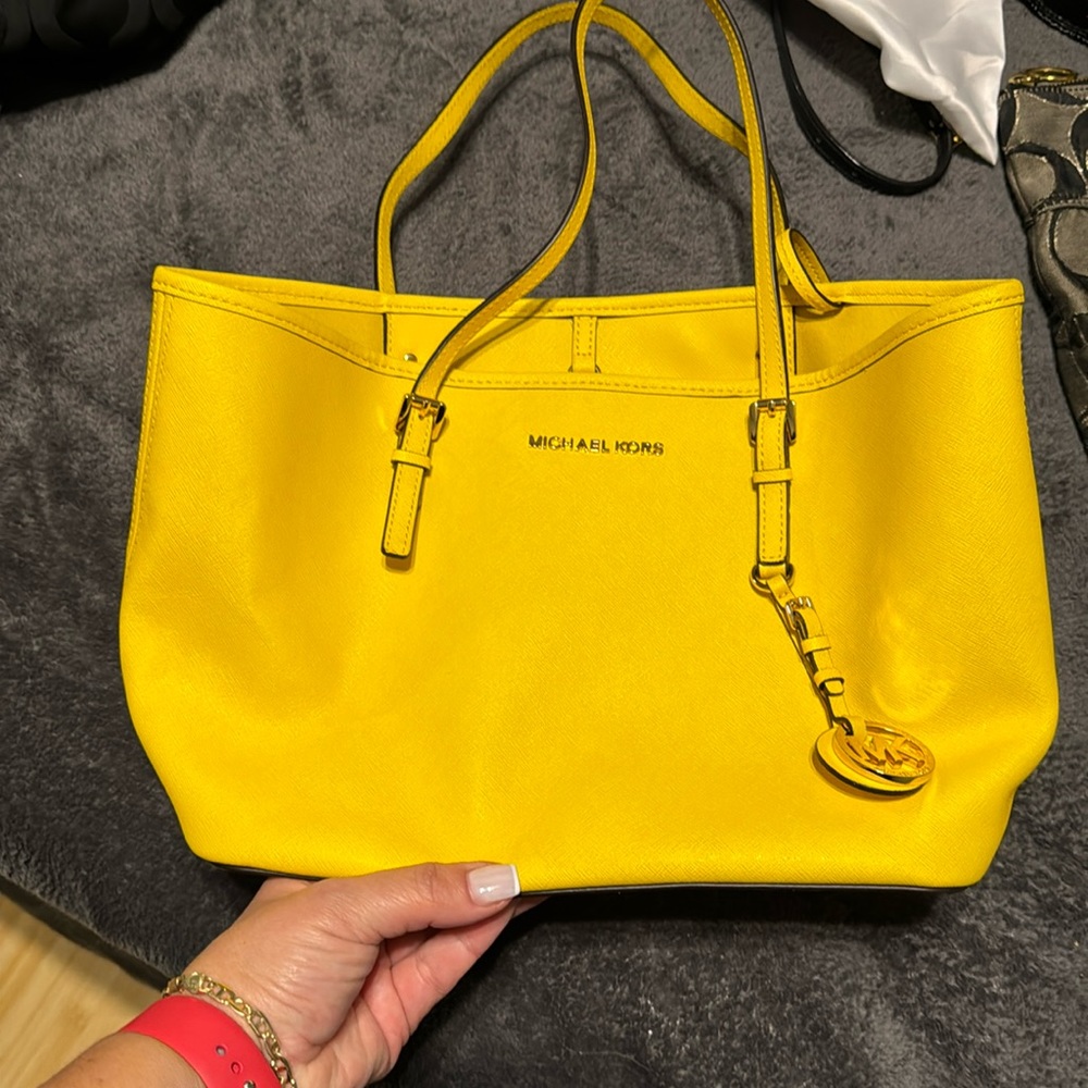 Michael Kors tote